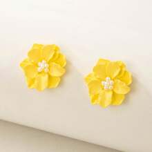 一对白色花朵和仿珍珠耳钉，优雅别致。情人节配饰 - 白色 - 查看 14