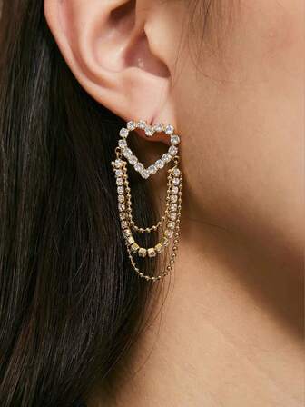 一对优雅时尚的心形流苏耳环，适合女性日常、约会、派对佩戴，也是情人节礼物的理想之选。