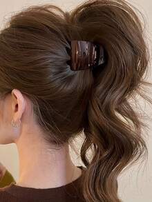 4个装女士中号黑色、白色、卡其色、米色5厘米/1.97英寸方形轻巧塑料发夹，时尚百搭高端优雅简约纯色发爪，适合日常外出、休闲、派对、通勤、度假、洗脸、化妆、搭配服装等场合，女士发饰爪夹 - 多色(四色方形夾) - 查看 4