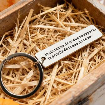 1pc Spanish Inspired Keychain, Religious Quote Engraved Stainless Steel Durable Material Accessory, Elegant Pendant, Gift For Friends, Family, Suitable For Parties, Dinners, Christmas