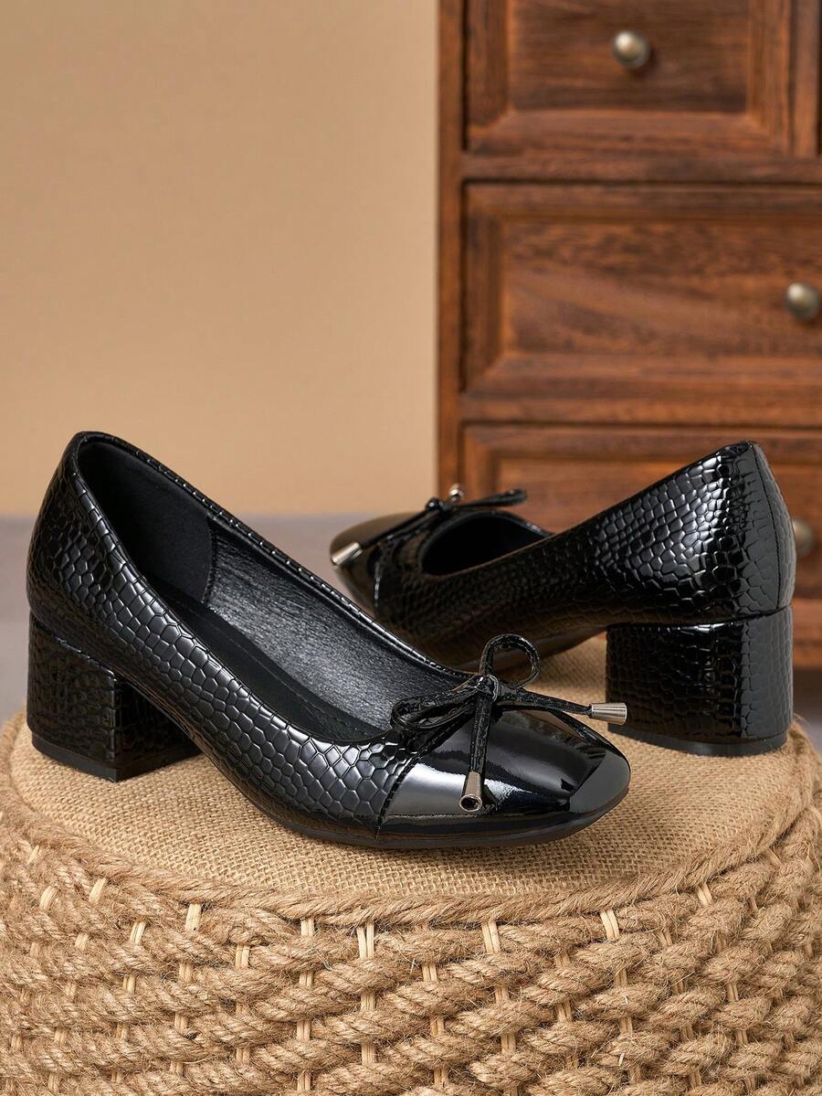 Zapatos de tacón con punta cuadrada, textura de piedra y lazo en dos tonos de negro patentado - 5cm - Negro - Ver 1