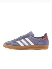 Adidas Giày thể thao đế thấp này có kiểu dáng vừa vặn với khóa cài bằng dây và được chế tác từ da và vải dệt để đảm bảo độ bền và phong cách. Giày có lớp lót tổng hợp tăng thêm sự thoải mái và đế ngoài bằng cao su mang lại độ bám chắc chắn trên đường phố thành phố và xa hơn nữa. - Mực cũ - Xem 1