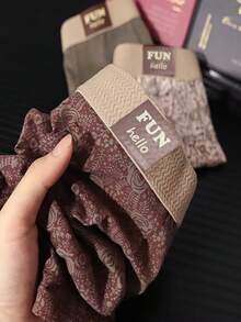 3条装男士平角内裤，休闲日常穿着，复古风格，舒适涤纶面料，柔软亲肤，适合运动和日常穿着。