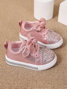 1 双儿童运动鞋，带钻石装饰和钩环扣，低帮鞋适合所有季节