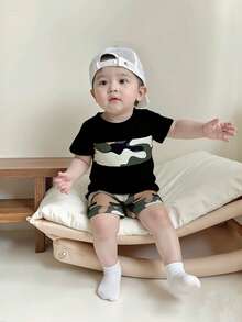 BrownBark Set de 2 piezas de camiseta de manga corta con parche de camuflaje + pantalones cortos para bebé niño, ropa de verano suave y cómoda, adecuada para el uso durante el Ramadán - Multicolor - Ver 3