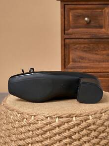 Black Patent Square Toe Bow Block Heel Pumps – 5cm - Black - View 7