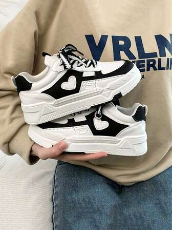 1 Pair 2025 Spring New Black & White Girl Student Skate Shoes, Fashion Versatile Sneakers, Casual Ins Shoes