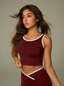 UONNOU مجموعة رياضية للنساء تتكون من 2 قطعة، ملابس علوية بدون أكمام وسروال ضيق، تتميز بتصميم رفع الأرداف على شكل خوخ وخصر ضيق، قماش ناعم ومريح، مناسب للتنس والجولف والريشة والكرة والرياضات الأخرى كاليوغا والبيلاتس والتمارين الخفيفة والجيم والجري والأنشطة الخارجية والتنقل والعمل والتسوق وأوقات الرياضة المختلفة، مجموعة رياضية عصرية بدون غرز، مناسبة لجميع الفصول - عنابي اللون - مشاهدة 5