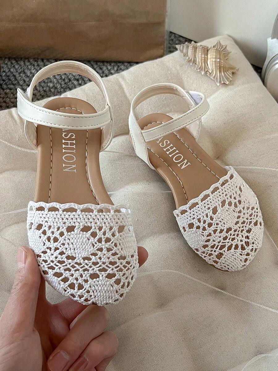 1 Pair Girls Crochet Hollow Decor Sandals, Comfortable Design (Focusing On Comfort, Paired With White Crochet Hollow Decor), Knitted + PU Material, Breathable Non-Slip, Low-Top Hook And Loop Flat Sandals, Versatile For Daily Wear, Suitable For Daily Walking, Light Outdoor Exploration And Other Occasions. - Màu be - Xem 1