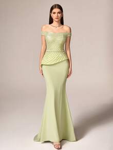 Luxurious & Elegant Women's Knit Off-Shoulder Long Formal Dress, Featuring Contrast Sequin Details, Slightly Stretchy Fabric - Green - View 4