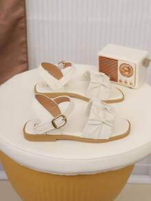 Sandal Anak Modis, Desain Ujung Sandal Musim Panas Baru dengan Hiasan Gesper Logam, Sandal Anti Selip Tahan Aus untuk Aktivitas Luar Ruangan, Sandal Pantai Serbaguna - Krem - View 6