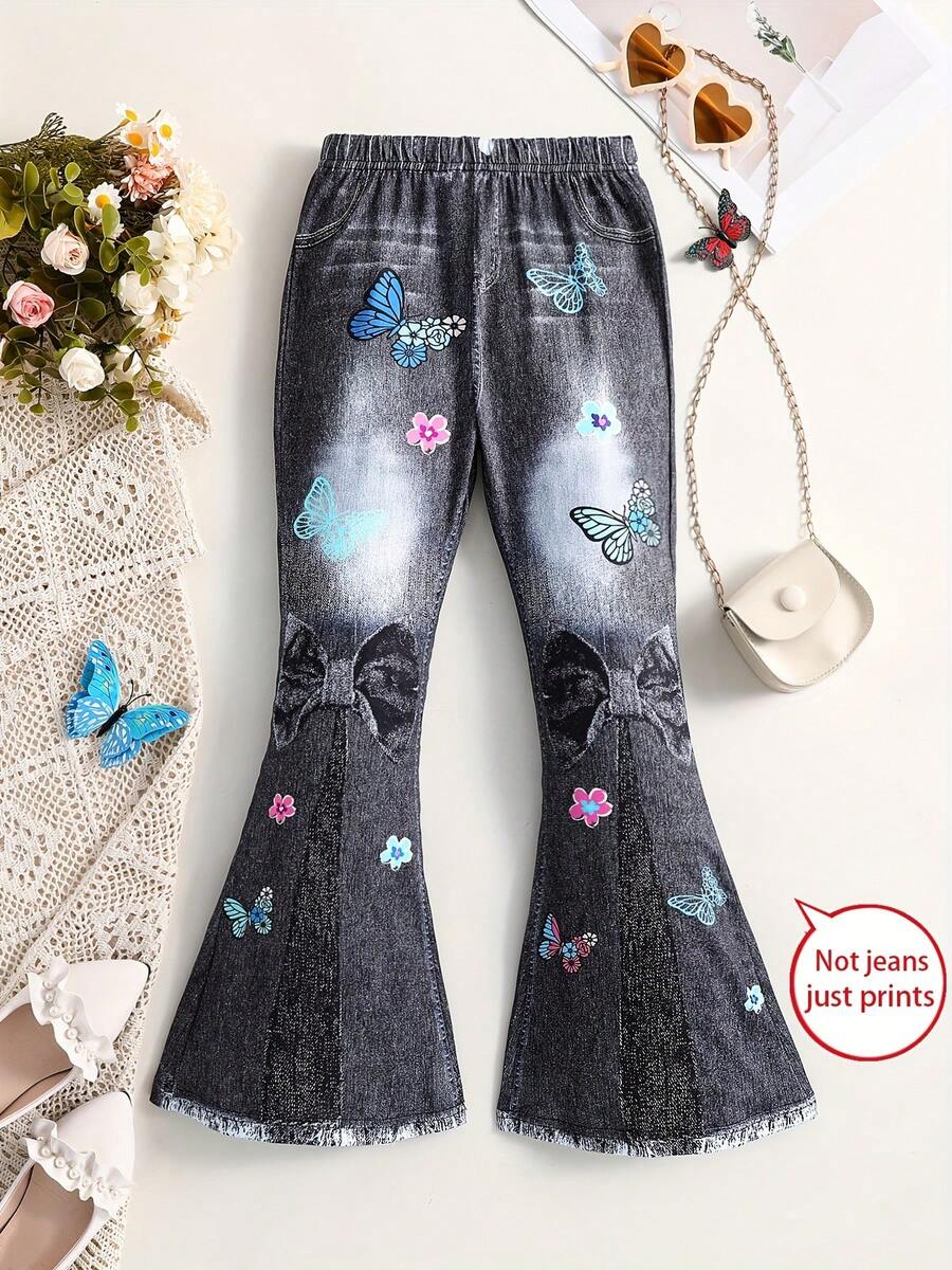 [Quần giả denim thời trang] Quần ống loe giả denim thời trang | Họa tiết bướm và hoa in toàn thân cho bé gái | Mùa xuân hè cho trẻ em và bé gái | Mặc hàng ngày và các hoạt động ngoài trời thường ngày. Lưu ý: Không phải vải denim, mà là họa tiết giả denim. - màu đen - Xem 1