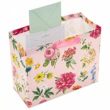 QY- Hallmark - Bolsa de regalo grande para el Día de la Madre de 10 pulgadas con papel de seda floral clásico con lazo rosa para Pascua despedidas de soltera graduaciones nuevas mamás -6194 - como en la foto - Ver 4