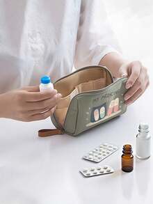 1个便携式药袋，小巧的药盒收纳袋，主题化妆盒，印有“我的药袋”和药丸图案，方便旅行携带，适合日常/户外/旅行用药，是注重健康和经常外出人士的必备之选，也是必备的医疗配件，多功能布艺小药袋，便携式医疗急救包