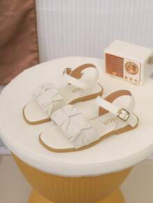 Sandal Anak Modis, Desain Ujung Sandal Musim Panas Baru dengan Hiasan Gesper Logam, Sandal Anti Selip Tahan Aus untuk Aktivitas Luar Ruangan, Sandal Pantai Serbaguna - Krem - View 4