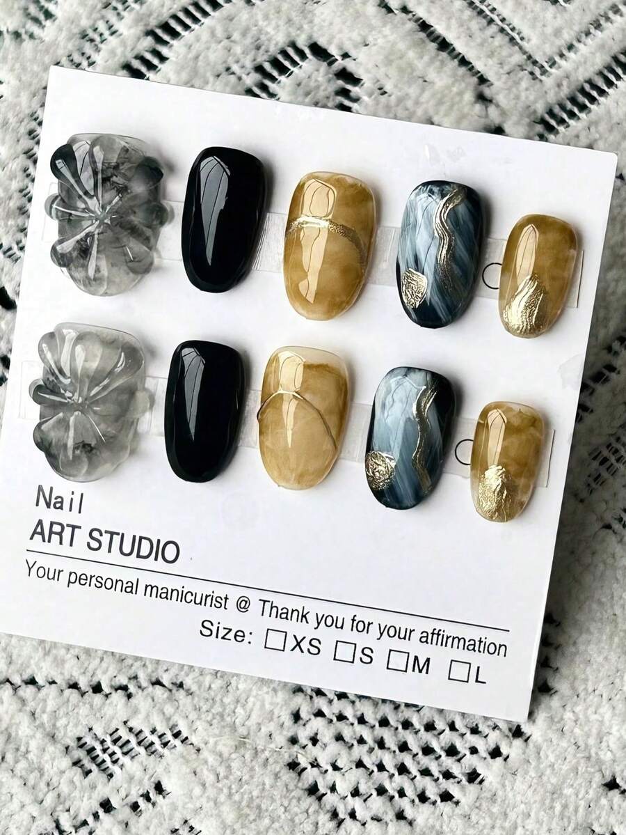 10 Peças de Unhas Postiças Feitas à Mão, Presentes de Natal, Unhas Falsas, Unhas Curtas Adesivas, Degradê de Alta Qualidade, Degradê Amarelo Pintado à Mão, Degradê Aquarela Pintado à Mão, Três Fios Dourados, Artesanato de Gota de Água Transparente Pintado à Mão, Unhas Amarelas, Unhas Pretas, Unhas Ovais, Adequadas para Senhoras e Meninas que Amam a Beleza para Usar Diariamente e como Presente de Feriado, Adequadas para o Dia dos Namorados, Halloween, Natal, Unhas de Ano Novo.