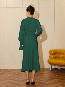 女士纯色V领长袖鱼尾裙摆连衣裙，优雅适合晚宴、约会、度假、锐舞派对、阿巴雅长袍、商务休闲等场合。 - 墨綠色 - 查看 2