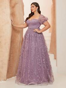 (Sin posicionamiento de flores) Vestido de gala de longitud hasta el suelo con cuello cuadrado, mangas abullonadas, cinta de satén, copas en el pecho, encaje bordado. - Púrpura malva - Ver 4