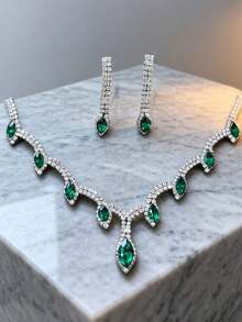 طقم مجوهرات للنساء مكون من قلادة وأقراط من الأحجار الكريمة الخضراء والماس اللامع، مناسب لحضور حفلات الخطوبة والزفاف وأعياد الهالوين والكريسماس