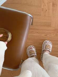 XIXITIAO 1 pereche de papuci ușori și confortabili cu cap de urs în carouri drăguț, design moale și adorabil de urs, potriviți pentru uz casnic - Kaki - Vizualizare 11