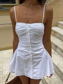 女士白色褶皱迷你连衣裙 | 吊带心形领口前扣荷叶边下摆夏季派对连衣裙 - 白色 - 查看 4