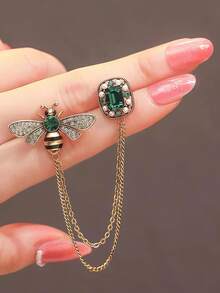 1个树脂石英石材质装饰碗，现代经典折叠创意艺术树脂托盘装饰配件，莲花形凹面储物碟，如同优雅的管家，展开莲花般的花瓣，可盛放各种小物件。 - 彩色 - 查看 13