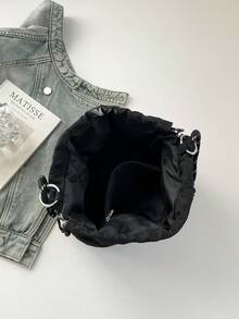 时尚水桶包 女士尼龙布菱格纹刺绣线女包 轻便休闲抽绳水桶包 粗绳单肩斜挎包 日式包 - 黑色 - 查看 7