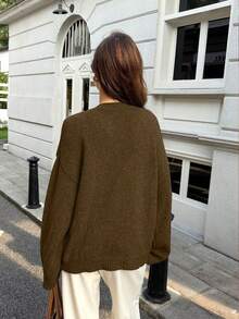 女士V领纯色长袖针织衫，时尚简约宽松版型，优雅休闲，适合日常通勤，是女士春季时尚的理想之选。 - 摩卡棕 - 查看 5