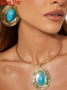复古椭圆形吊坠项链套装，饰以绿松石纹理，展现欧美复古优雅风格，包含1对耳环和1条项链——精致的波西米亚风首饰套装，复古雕刻，镶嵌闪亮宝石，是日常穿搭和派对配饰的完美之选。 - 綠松石耳環項圈套裝 - 查看 3