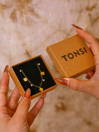 TONSI 1個 ミニマリストでエレガントなファッション ステンレス鋼 幸運のクローバー&梅の花ペンダントネックレス、ギフトボックス入り、レディースの日常着に最適、母の日、妻、母親、誕生日ギフトに最適