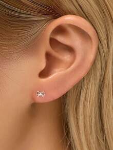 1件金色蝴蝶结内螺纹唇钉 | 925纯银低过敏耳环 | 扁平耳骨耳环 | 耳夹唇钉 | 男女通用日常佩戴 - 彩色 - 查看 7