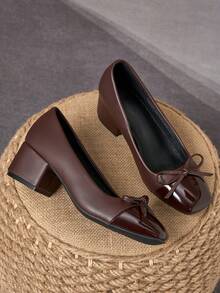 Brown Patent Two-Tone Square Toe Bow Block Heel Pumps – 5cm - Brown - View 2