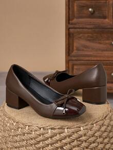 Brown Patent Two-Tone Square Toe Bow Block Heel Pumps – 5cm - Brown - View 1