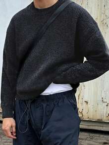 1件青少年男童纯色时尚休闲套头毛衣，通勤百搭，适合秋冬季穿着