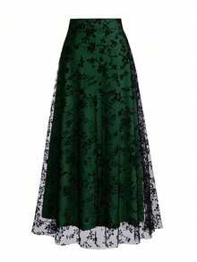 Màu xanh lá cây đậm