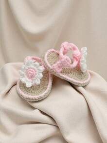 1 Pair Handmade Infant Sandals, Crochet Daisy Pattern, Yellow & White, Pearl Button Decor - Pink - View 6