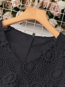 女装，蕾丝V领纯色A字连衣裙，水溶性印花面料，带衬里，优雅短袖荷叶边连衣裙，适合春夏度假，黑色 - 黑色 - 查看 3