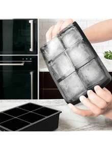 1 khay làm đá viên silicon cỡ lớn, 4/6/8 ô, không nắp. Khuôn làm đá tái sử dụng này rất tuyệt vời để làm đá viên trong tủ lạnh, một dụng cụ thiết yếu cho nhà bếp và căn hộ, đặc biệt thích hợp cho các bữa tiệc. Khay làm đá viên silicon hình vuông cỡ lớn, dùng để tự làm đồ uống đông lạnh, dễ dàng lấy đá ra, thích hợp cho gia đình, dụng cụ nhà bếp và đồ dùng gia đình. - Nhiều màu - Xem 4