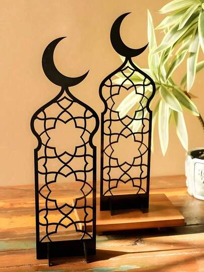 Üç Parçalı Festival Arap Tarzı Hilal Akrilik Masa Süsü Seti, İslami Desen Tasarımına Sahiptir. Festival kutlamaları, misafir ağırlama, sofra duaları, İslami bayram aile toplantıları, festival hediyeleri, kişiselleştirilmiş Arap restoran dekorasyonları, festival partisi masa süsleri ve ev masa süslemeleri için mükemmeldir.