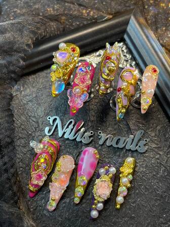 10件套尖头美甲套装，金色、粉色、紫色多色美甲，金色法式，3D立体美甲水钻钢珠、爱心、蝴蝶等美甲配件，手工镀铬美甲粉，手绘几何图案，Y2K风格可佩戴美甲套装，适合女性在新年、日常、派对、情人节等场合佩戴（内含：一块果冻胶和一条摩擦条）