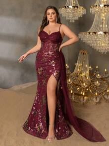 这款大码女士正式晚礼服采用精致的细肩带、优雅的鱼尾裙摆和高开衩设计。搭配塑身胸衣，饰以精美的花卉亮片刺绣和轻盈的雪纺披肩袖，完美勾勒身材曲线。是出席黑领结晚宴、婚礼宾客仪式、正式晚宴和红毯活动的理想之选。 - 酒紅色 - 查看 1