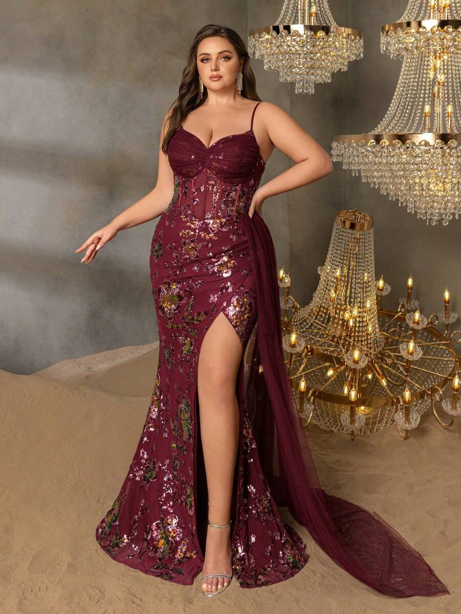 这款大码女士正式晚礼服采用精致的细肩带、优雅的鱼尾裙摆和高开衩设计。搭配塑身胸衣，饰以精美的花卉亮片刺绣和轻盈的雪纺披肩袖，完美勾勒身材曲线。是出席黑领结晚宴、婚礼宾客仪式、正式晚宴和红毯活动的理想之选。 - 酒紅色 - 查看 1