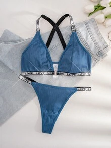 1 Set Women Sexy Deep V Chain Front Closure Lingerie Set With Love Letter Silver Thread Decor, Includes Bra And Thong Panty