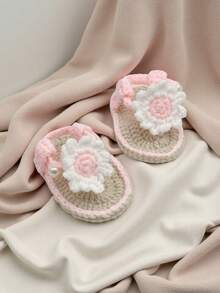 1 Pair Handmade Infant Sandals, Crochet Daisy Pattern, Yellow & White, Pearl Button Decor - Pink - View 5