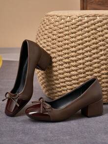Brown Patent Two-Tone Square Toe Bow Block Heel Pumps – 5cm - Brown - View 5