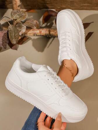 Zapatillas blancas transpirables nuevas para mujer 2025, zapatos deportivos casuales de suela gruesa estilo coreano, de moda para el otoño