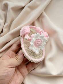 1 Pair Handmade Infant Sandals, Crochet Daisy Pattern, Yellow & White, Pearl Button Decor - Pink - View 2