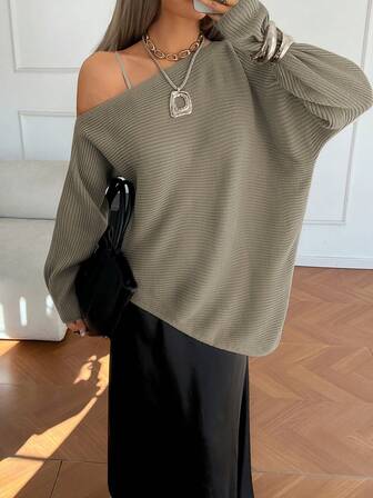 女士露肩毛衣，纯色针织罗纹套头衫，休闲街头风，适合新年穿着