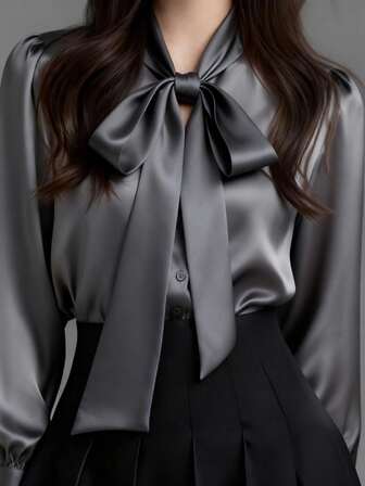 Camisa casual de manga larga de satén blanco elegante para mujer, blusa versátil para ir y venir con detalle de cuello con lazo - Blusa de unicolor apta para todas las estaciones, lavable a máquina, no transparente, tela suave y transpirable, textura de satén refinada, corbata de unicolor para la oficina y el uso diario