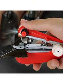 1台迷你手动缝纫机，一体式设计，缝纫速度快，便携设计，金属材质，多功能家用缝纫机。这是一款小巧便携、操作简便的缝纫工具，适用于简单的缝纫、临时衣物修补等场景。它无需像传统缝纫机那样依赖固定电源，也不占用大量空间。 - 彩色 - 查看 12